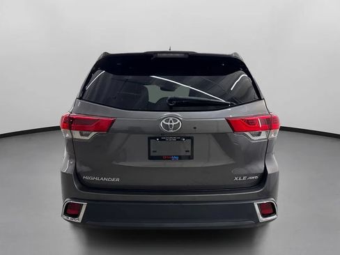 Used 2019 Toyota Highlander XLE AWD/4WD image 8