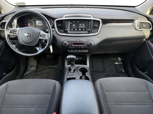 Used 2020 Kia Sorento LX w/ LX I4 Convenience Package image 10