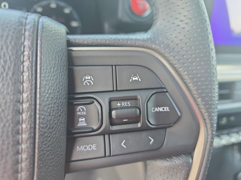 Used 2025 Toyota 4Runner TRD Sport AWD/4WD image 18