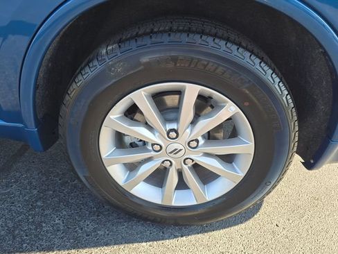 Used 2025 Dodge Durango GT RWD image 16