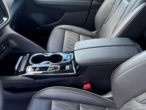 Certified 2021 Buick Envision Avenir image 42