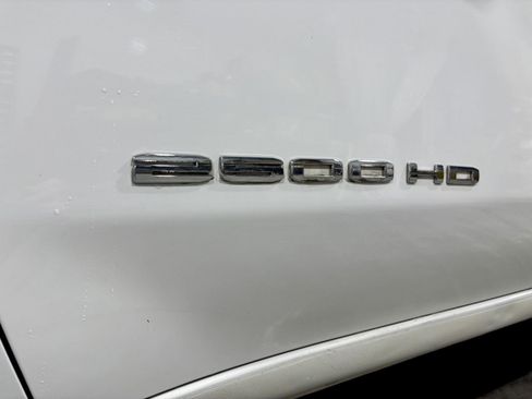 Used 2023 GMC Sierra 2500 SLE w/ SLE Convenience Package image 13