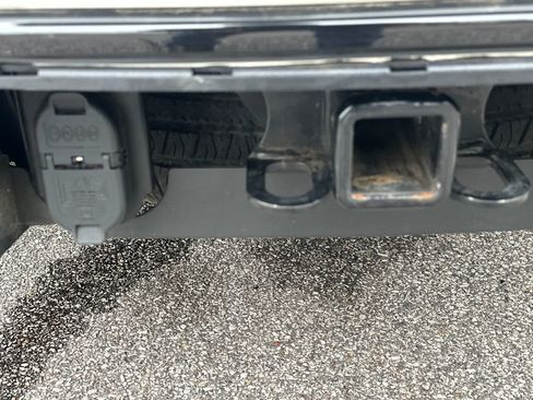 Used 2023 Chevrolet Tahoe Z71 w/ Luxury Package image 37