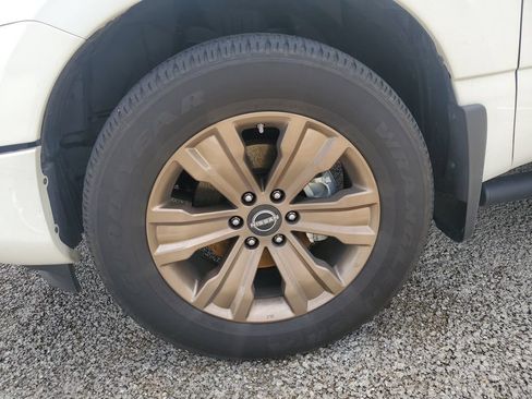 Certified 2024 Nissan Titan SV w/ SV Bronze Edition Package AWD/4WD image 7