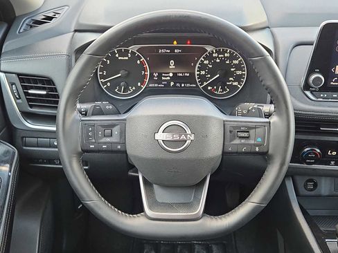 Used 2025 Nissan Rogue SV image 17