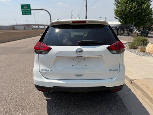 Used 2017 Nissan Rogue SV w/ SV Premium Package AWD/4WD image 4