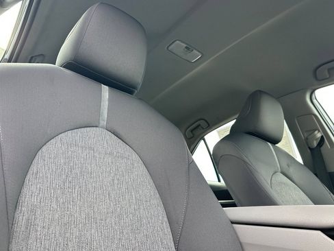 Used 2022 Toyota Camry LE w/ Convenience Package FWD image 17