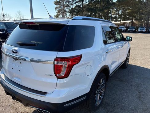 Used 2018 Ford Explorer Platinum image 5