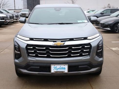 Used 2025 Chevrolet Equinox LT image 3