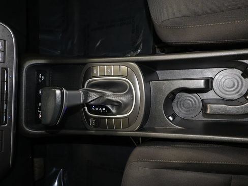 Used 2025 Hyundai Kona SEL FWD image 14