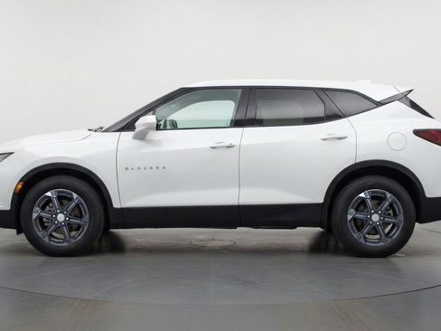 Used 2025 Chevrolet Blazer LT FWD image 5