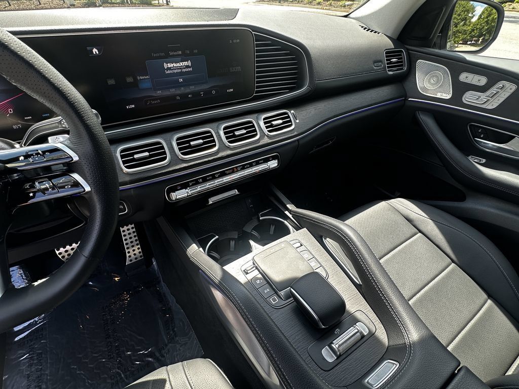 Certified 2026 Mercedes-Benz GLS 450 4MATIC image 31