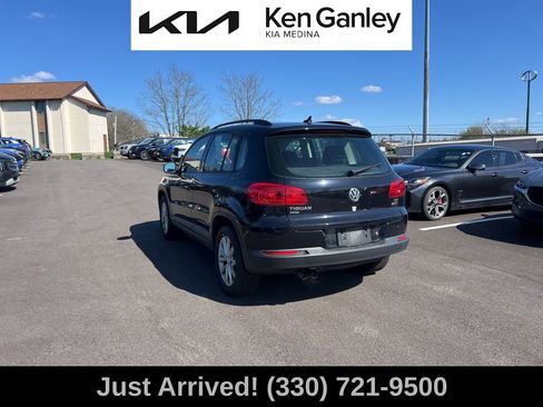 Used 2017 Volkswagen Tiguan Limited w/ Premium Package image 7