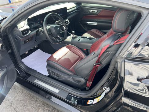 Used 2025 Ford Mustang GT Premium RWD image 29