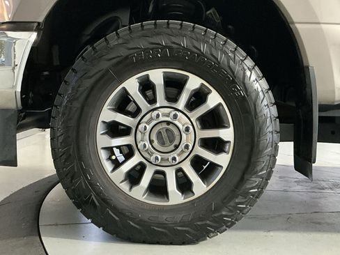 Used 2020 Ford F250 Lariat w/ Lariat Value Package AWD/4WD image 13