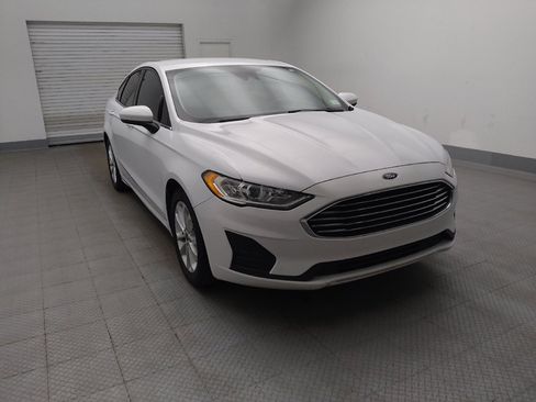 Used 2019 Ford Fusion SE FWD image 14