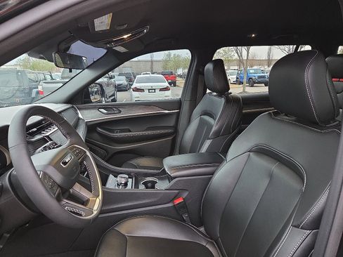 Used 2025 Jeep Grand Cherokee L Limited image 14