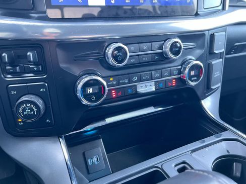 Used 2021 Ford F150 Lariat w/ Max Trailer Tow Package image 19