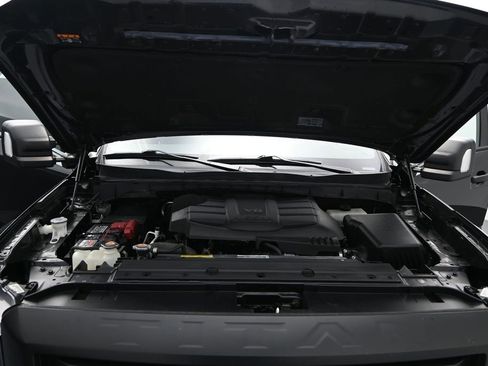 Used 2024 Nissan Titan PRO-4X w/ Pro-4x Convenience Package AWD/4WD image 5
