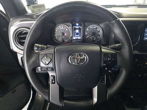 Used 2019 Toyota Tacoma TRD Off-Road image 24