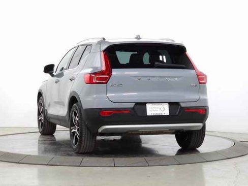 Certified 2025 Volvo XC40 B5 Core image 7