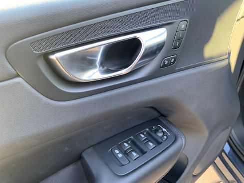 Used 2025 Volvo XC60 B5 Plus w/ Climate Package image 15