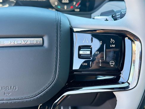 New 2026 Land Rover Range Rover Velar Dynamic SE AWD/4WD image 38