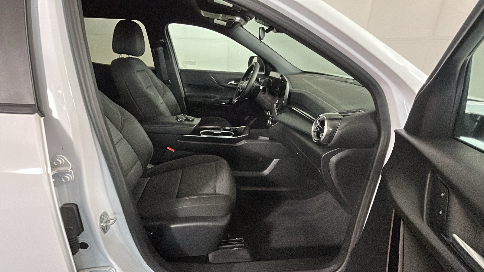 Used 2026 Chevrolet Equinox LT w/ LPO, Floor Liner Package FWD image 35