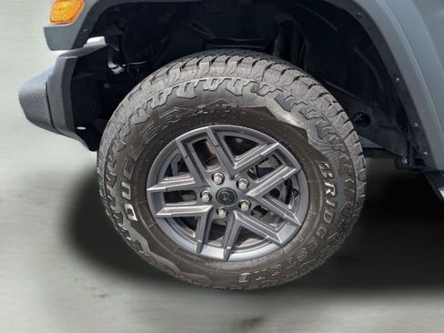Used 2024 Jeep Wrangler Sport AWD/4WD image 8