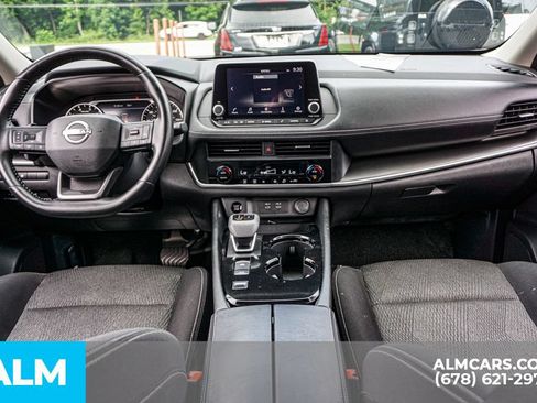 Used 2025 Nissan Rogue SV FWD image 25