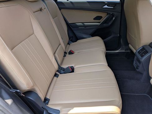 Used 2023 Volkswagen Tiguan SE w/ Panoramic Sunroof Package AWD/4WD image 37