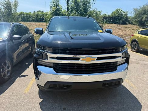 Used 2021 Chevrolet Silverado 1500 LT AWD/4WD image 2