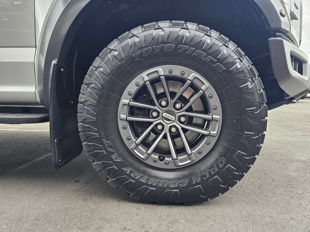 Used 2019 Ford F150 Raptor w/ Equipment Group 802A Luxury AWD/4WD image 9