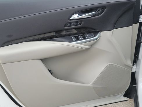 Used 2020 Cadillac XT4 Premium Luxury w/ Enhanced Visibility Package image 18