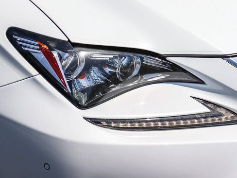 Used 2017 Lexus RC 200t F Sport RWD image 4