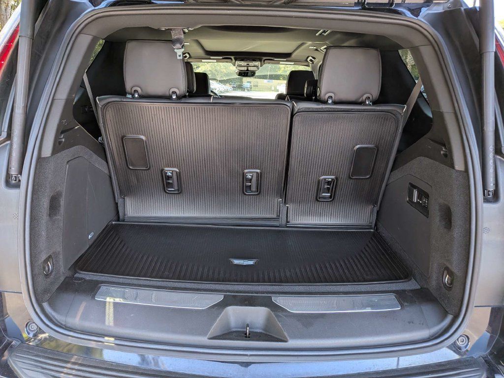 Used 2022 Cadillac Escalade Premium Luxury w/ Performance Package RWD image 13