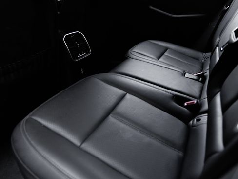 Used 2023 Porsche Macan AWD/4WD image 24