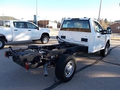 Used 2023 Ford F350 XL image 4