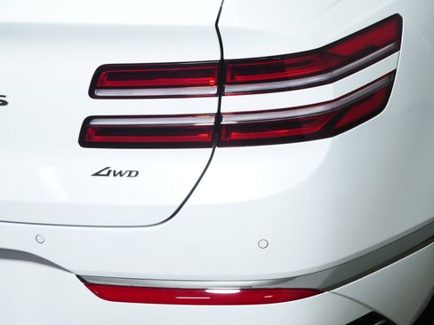 Used 2025 Genesis GV80 2.5T Select image 17