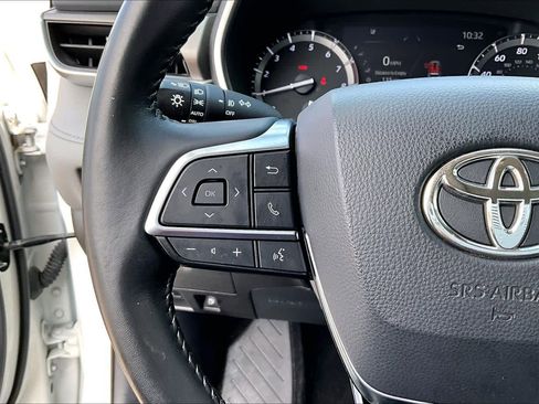 Used 2021 Toyota Highlander XLE image 27