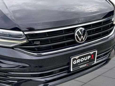 Used 2023 Volkswagen Tiguan SE R-Line FWD image 32