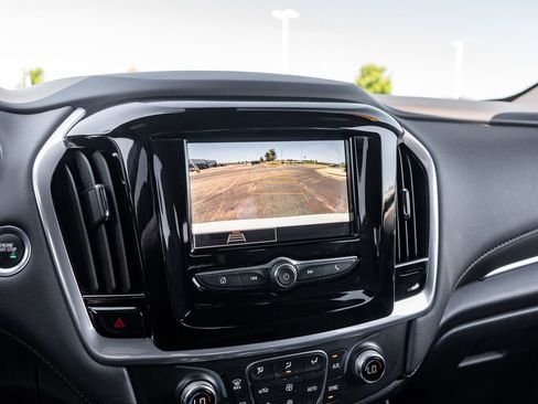 Used 2023 Chevrolet Traverse LT FWD image 30