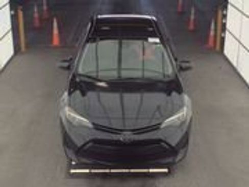 Used 2019 Toyota Corolla LE image 2