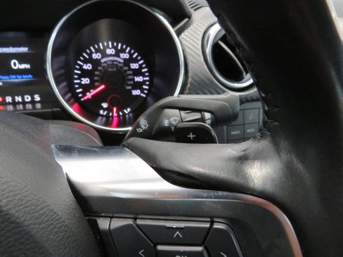 Used 2018 Ford Mustang Coupe RWD image 16