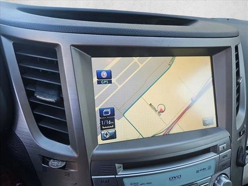 Used 2011 Subaru Outback 2.5i Limited image 16