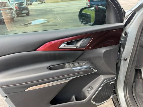 Used 2024 Chevrolet Traverse RS w/ LPO, Floor Liner Package AWD/4WD image 20
