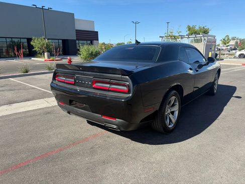Used 2018 Dodge Challenger SXT Plus image 5