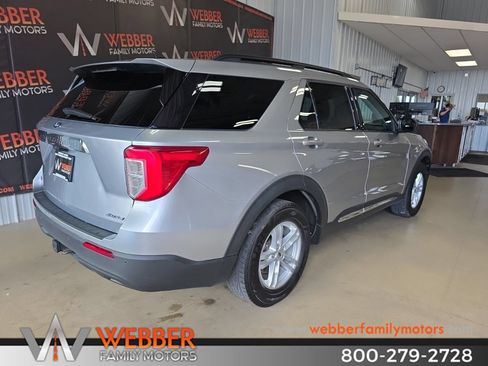 Used 2021 Ford Explorer XLT w/ Class III Trailer Tow Package AWD/4WD image 4