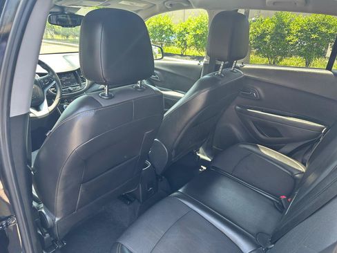 Used 2018 Chevrolet Trax LT w/ Redline Edition FWD image 15