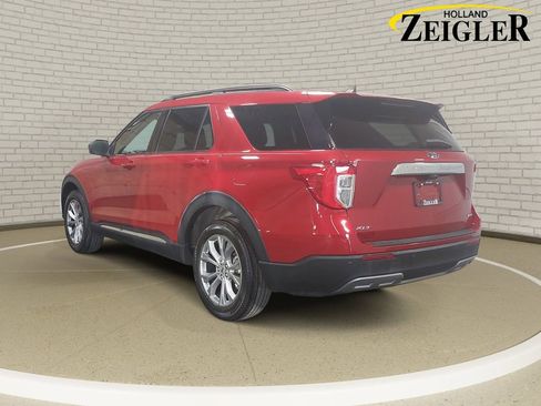 Used 2023 Ford Explorer XLT w/ Equipment Group 202A AWD/4WD image 7